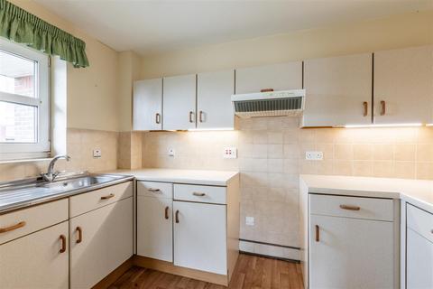 2 bedroom flat for sale, College Court