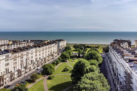 2 bedroom apartment for sale, Palmeira Square, Hove