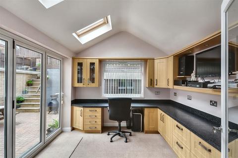 3 bedroom detached house for sale, Starch Lane