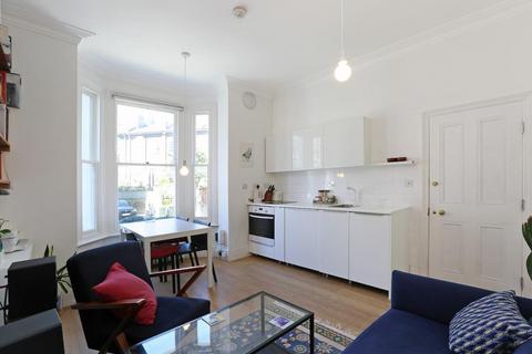 1 bedroom flat for sale, Luxor Street, London, SE5