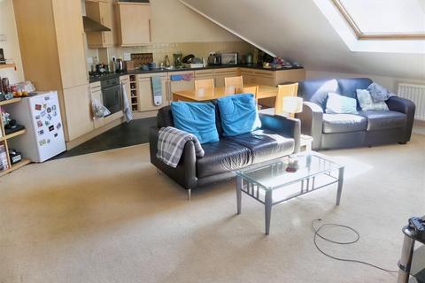 2 bedroom apartment for sale, Lumley Road, Horley