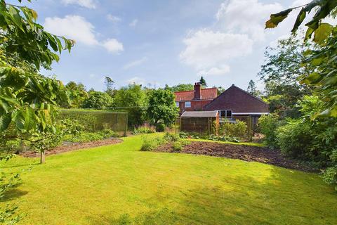 4 bedroom detached house for sale, Holt Road, Cawston, Norwich