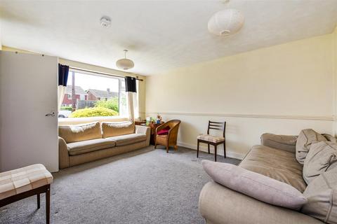 2 bedroom maisonette for sale, Colenzo Drive, Andover