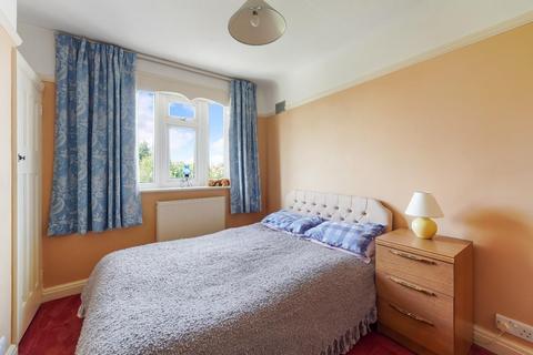 15 Elmwood Drive, Epsom, KT17 2NL
