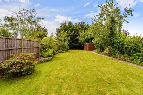 15 Elmwood Drive, Epsom, KT17 2NL