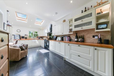16 Bridgewood Road, Worcester Park, KT4 8XP