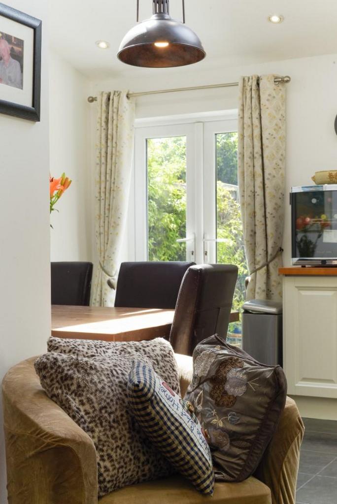 BRIDGESTOCK ROAD,16  (12).jpg