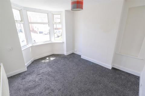 3 bedroom end of terrace house to rent, Middlemarch Road, Coventry CV6
