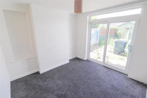 3 bedroom end of terrace house to rent, Middlemarch Road, Coventry CV6