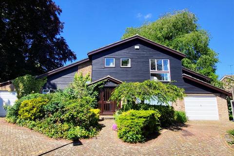 6 bedroom detached house for sale, CHAIN FREE: Church Fields, Standon