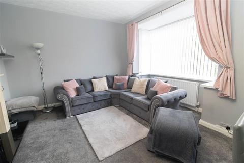 3 bedroom semi-detached house for sale, Houndelee Place, North Fenham, Newcastle Upon Tyne