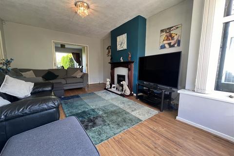 62 Back Lane, Queensbury, Bradford, BD13 1HH