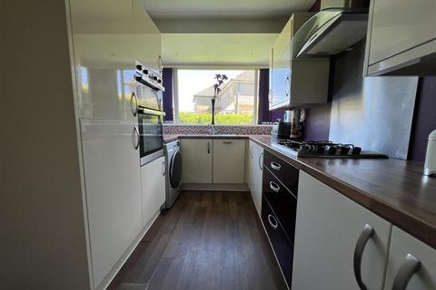 62 Back Lane, Queensbury, Bradford, BD13 1HH