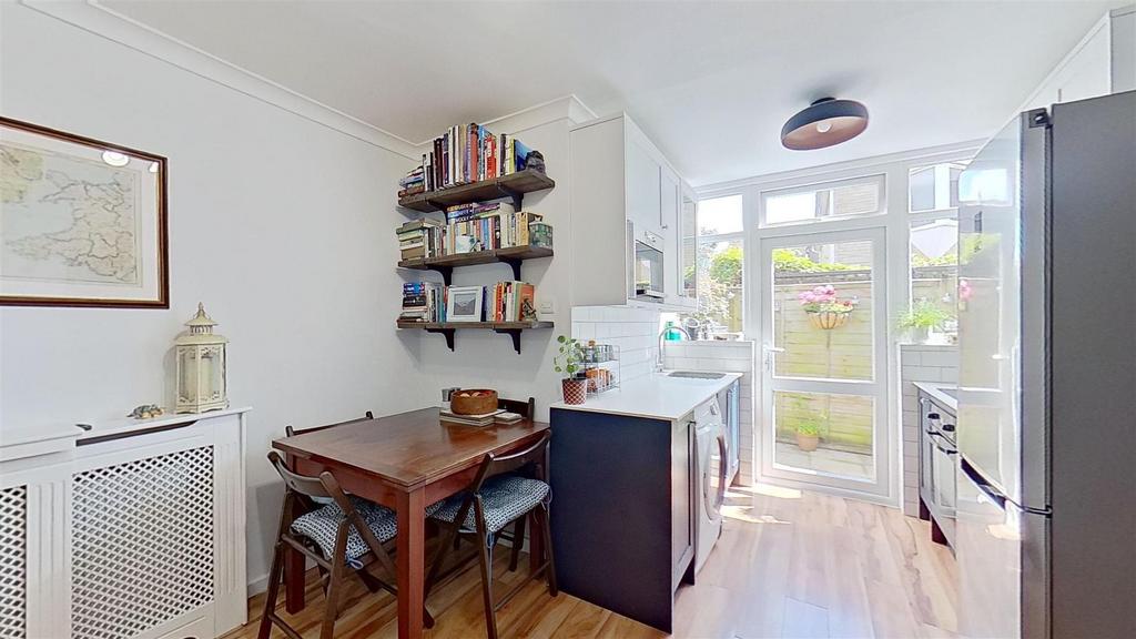 Summerley-Street-Earlsfield-SW18-06172024 223256.j