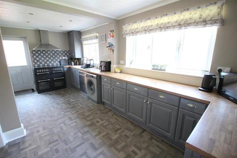 3 bedroom detached house for sale, Pondfields Place, Leeds LS25