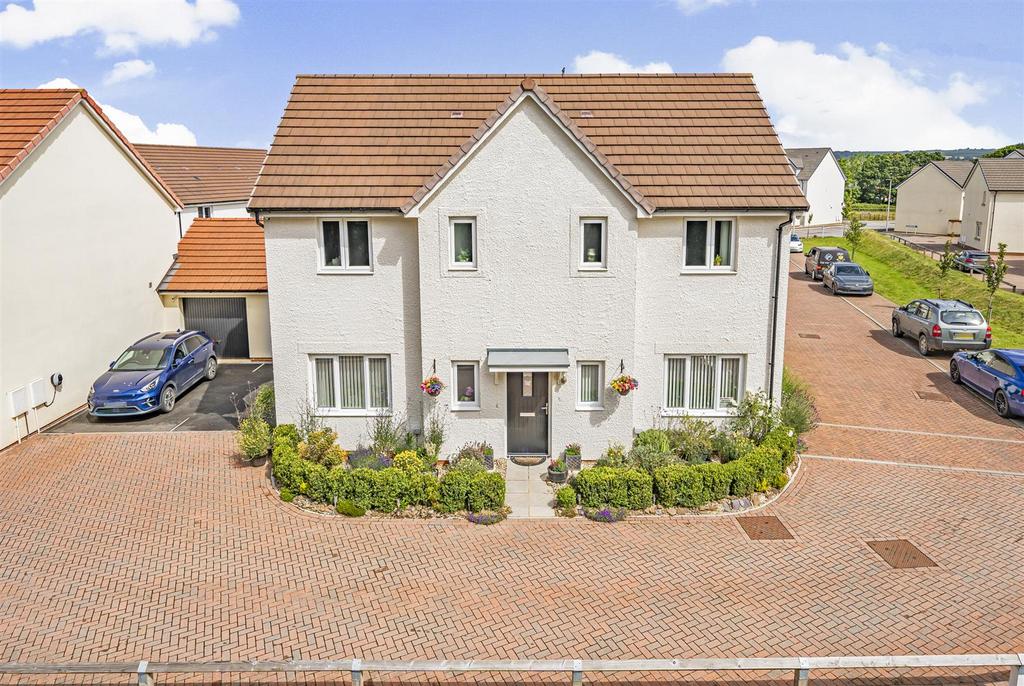Wedlake Way, Roundswell, Barnstaple 4 bed detached house for sale £