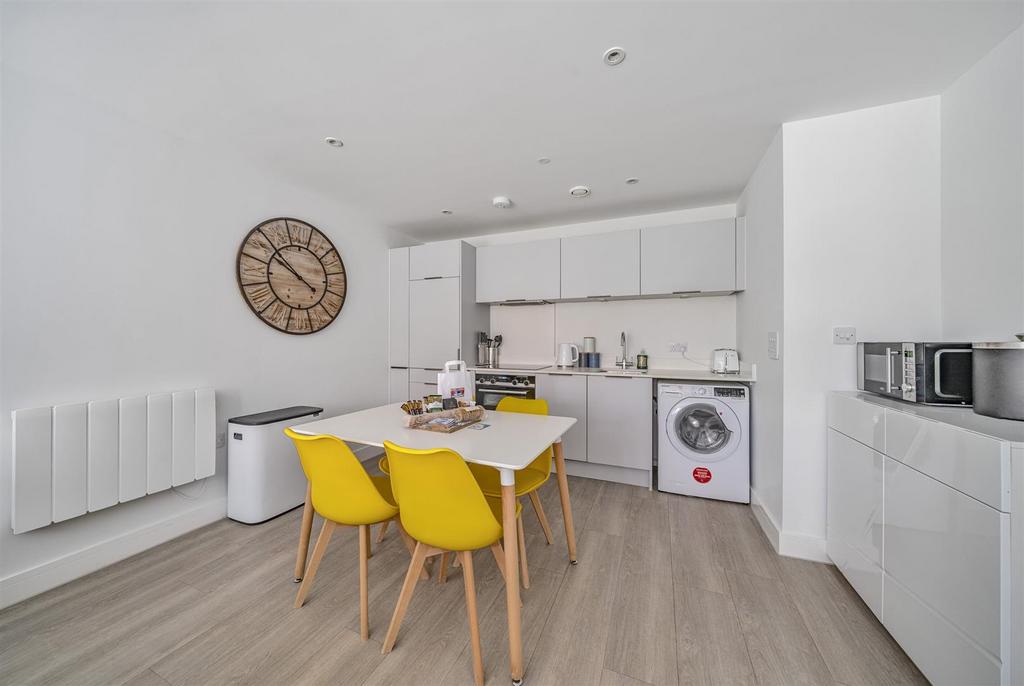 Dining Area.jpg