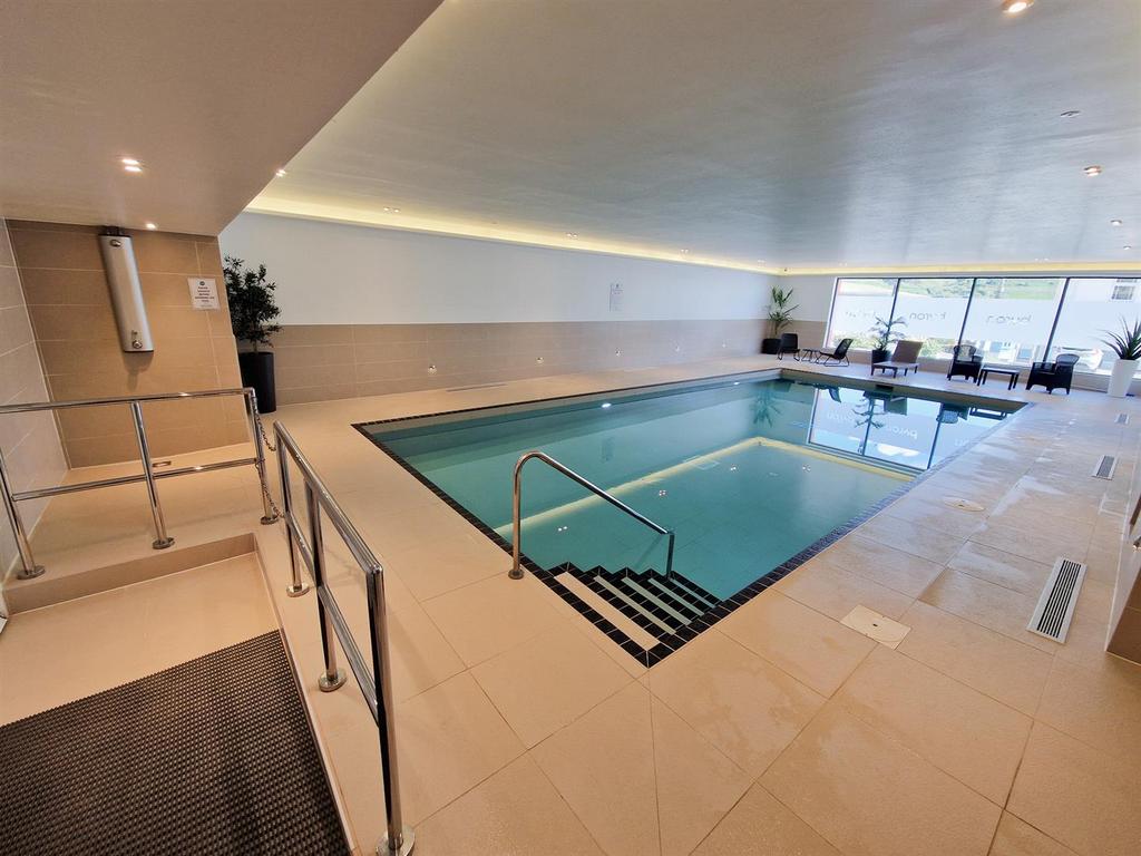 Pool.jpg