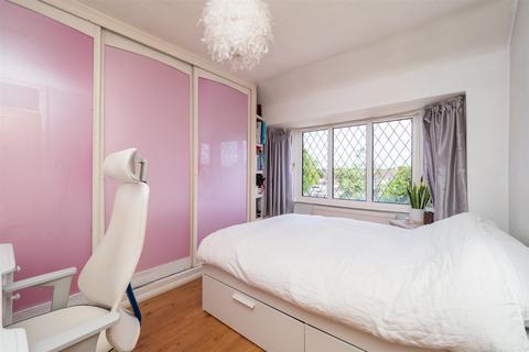 57 Egham Crescent, Sutton, SM3 9AP