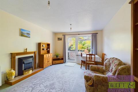 7 Douce Grove, St Leonards-on-sea, TN38 0YH