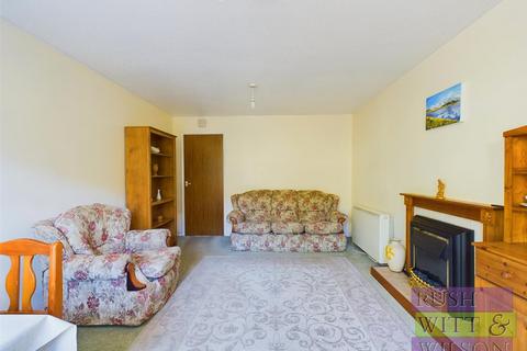 7 Douce Grove, St Leonards-on-sea, TN38 0YH