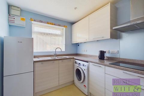 7 Douce Grove, St Leonards-on-sea, TN38 0YH
