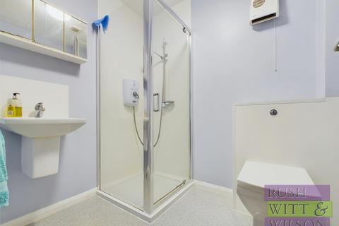 7 Douce Grove, St Leonards-on-sea, TN38 0YH