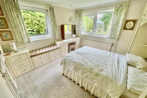 2 Meadow Drive, Weston In Gordano, Bristol, BS20 8PS