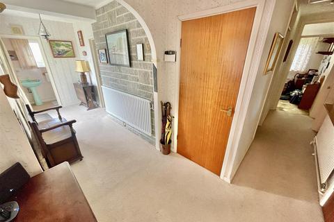 2 Meadow Drive, Weston In Gordano, Bristol, BS20 8PS