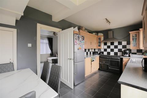 3 bedroom semi-detached house for sale, Craven Road, Broadheath
