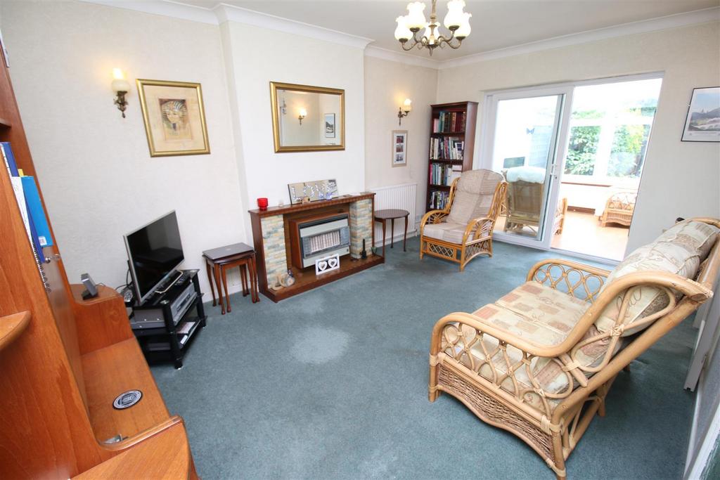 Villa Close, Bulkington, Bedworth 2 bed detached bungalow for sale £