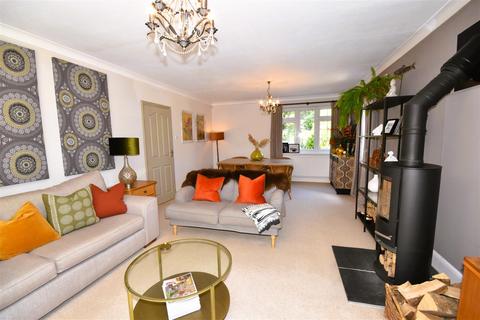 4 bedroom detached house for sale, The Spinney, Elston, Newark