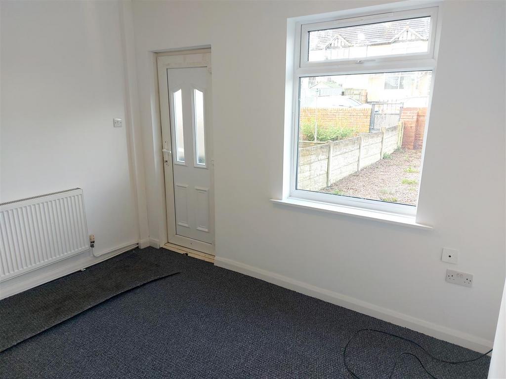 Brunner Avenue, Shirebrook 3 bed terraced house £675 pcm (£156 pw)
