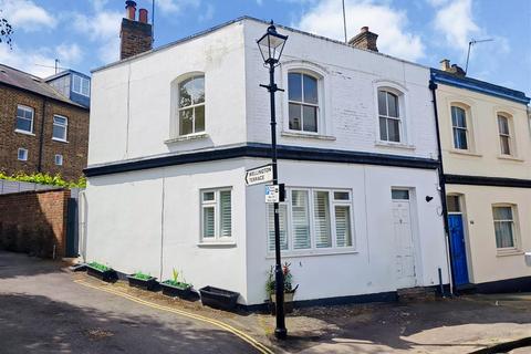 3 bedroom flat for sale, West Street, Harrow on the Hill