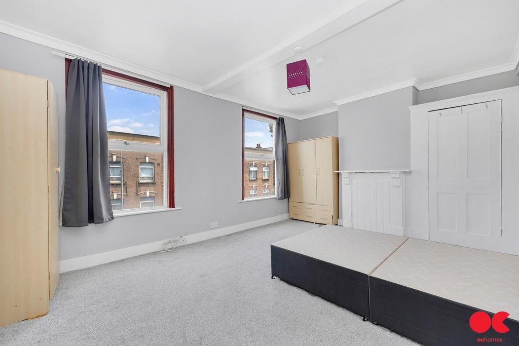 High Road Leytonstone, London E11 Studio to rent £1,100 pcm (£254 pw)