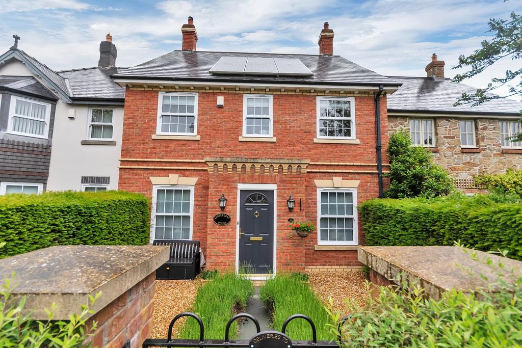 Mortimer Road, SY15 6UP 4 bed terraced house for sale £345,000