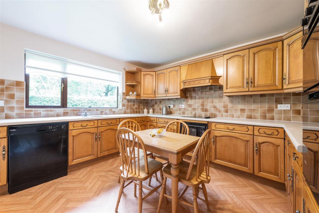 14 Queen Eleanors Drive, Knowle, B93 9 LY 29.jpg