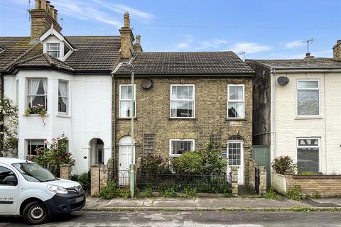 4 bedroom end of terrace house for sale, Pakefield Street, Lowestoft