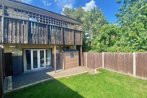 3 bedroom terraced house for sale, Chartwell Close, Peterborough