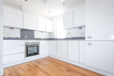 2 bedroom apartment to rent, Fairfield Road, Brentwood