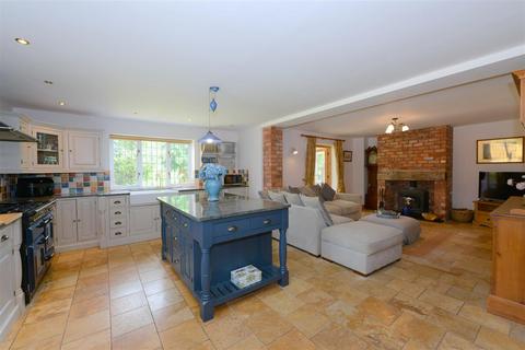 4 bedroom detached house for sale, Station Road, Baschurch, Shrewsbury