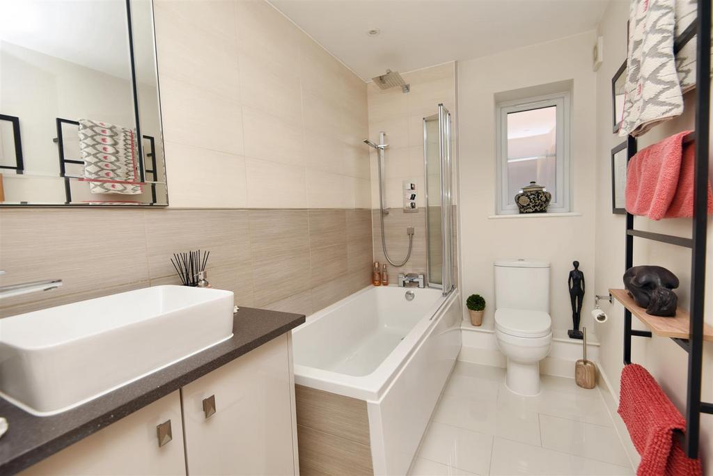 En-Suite Bathroom
