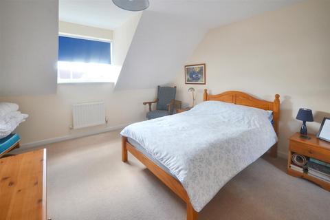 4 bedroom semi-detached house for sale, Ridgeway Road, Gillingham