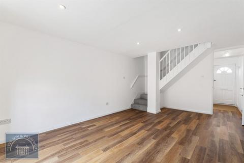 2 bedroom house to rent, Greenstone Mews, Wanstead