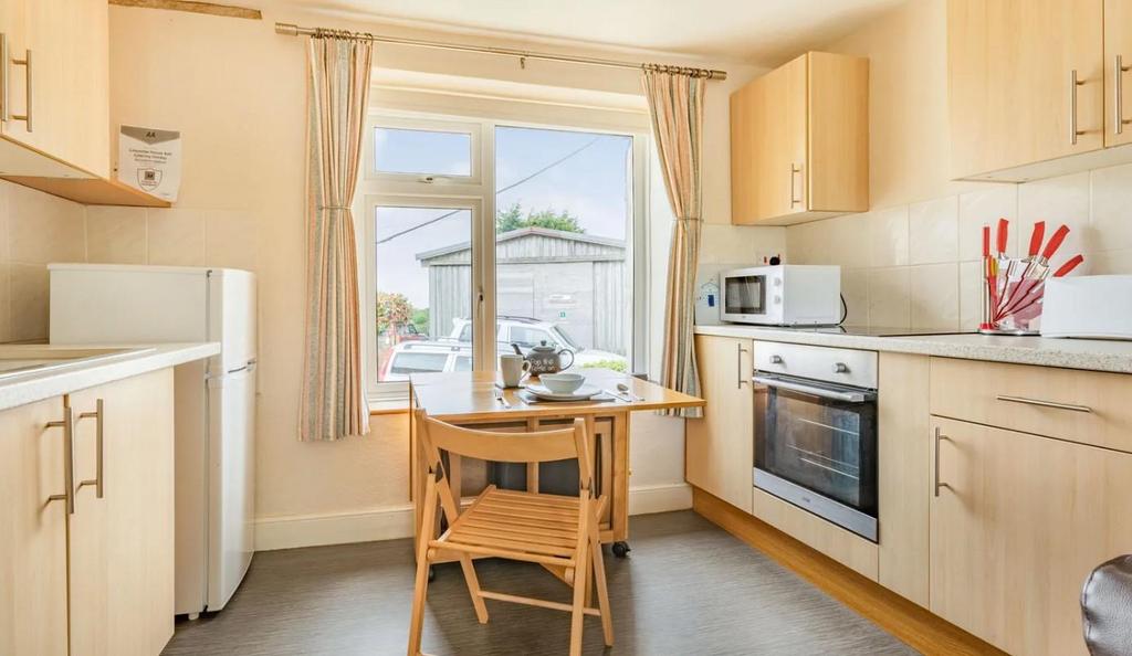 Hillymouth kitchen.jpg