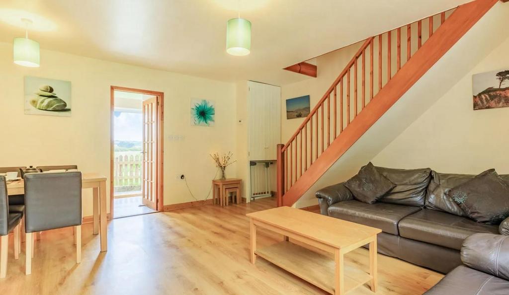 Stable Cottage lounge.jpg
