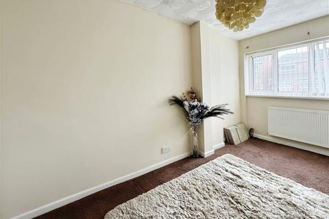 4 bedroom semi-detached house for sale, Heol Maerdy, Mornington Meadows, Caerphilly, CF83 3PZ