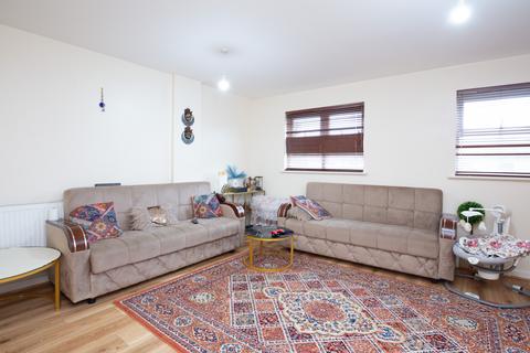 3 bedroom flat for sale, Blue Moon Way, Manchester M14