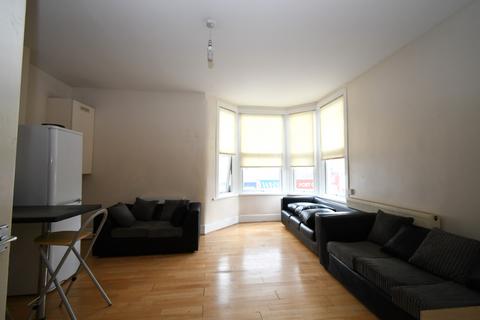 1 bedroom flat to rent, High Street North, London, E6