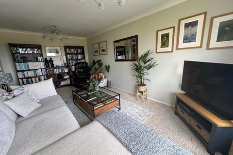 13 Field Close, Burton-on-trent, DE13 0NS